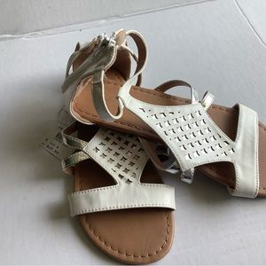 Sandals American eagle white size 4 girls new